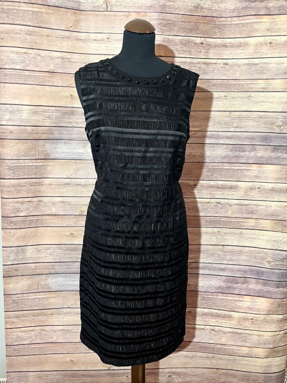 Vince Camuto Holiday Glam Beaded Neckline Sheath Cocktail Dress LBD Size 14